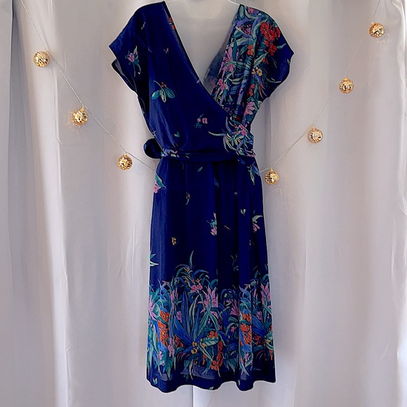 Re-purposed Vintage wrap dress - Picture 6 of 7